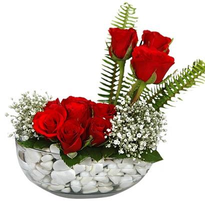 Ankara Etimesgut Çiçekçi firma ürünümüz  Cam içinde 11 gül Ankara çiçek gönder firması şahane ürünümüz 