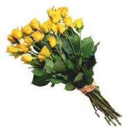 Ankarade farklı bir çiçek firması ürünü   11 adet sarı güllerden buket çiçeği